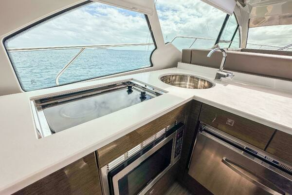 2019 Cruisers Yachts 50