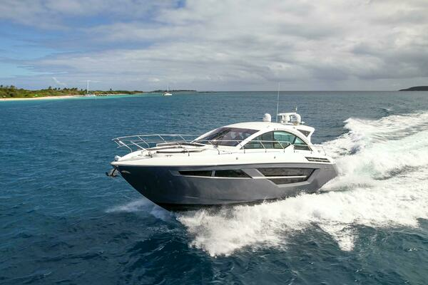 2019 Cruisers Yachts 50