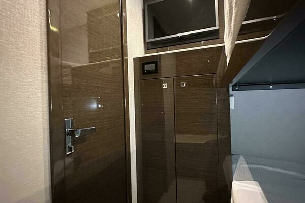 2019 Cruisers Yachts 50