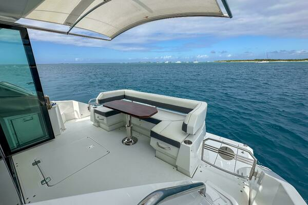 2019 Cruisers Yachts 50