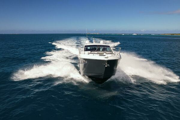 2019 Cruisers Yachts 50