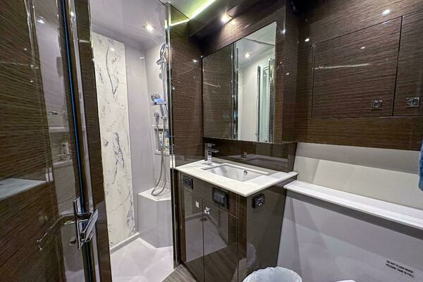 2019 Cruisers Yachts 50