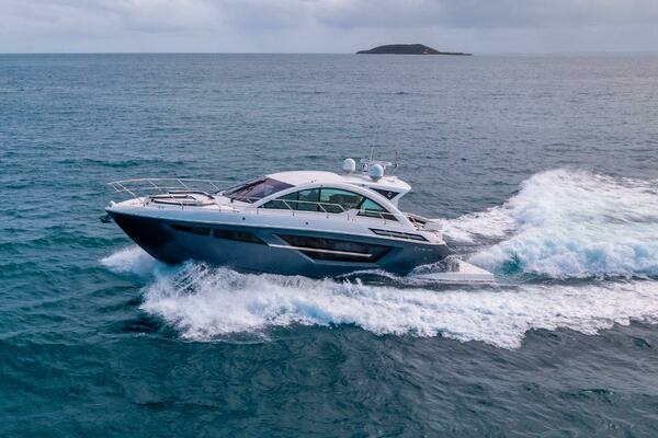 2019 Cruisers Yachts 50