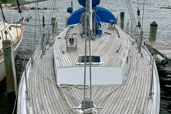 Photo of the 2004 ShearWater 45