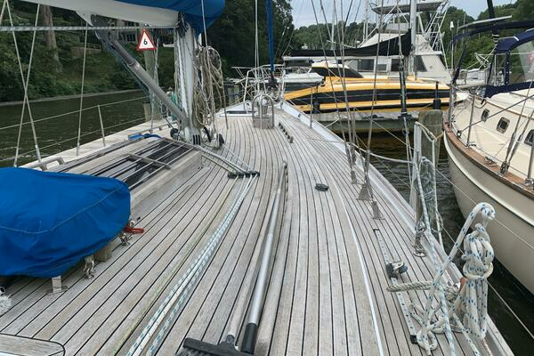 Photo of the 2004 ShearWater 45