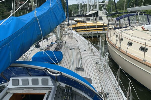 Photo of the 2004 ShearWater 45