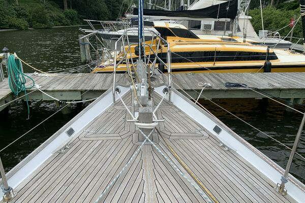 Photo of the 2004 ShearWater 45