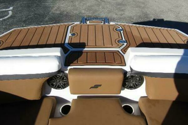 Photo of the 2024 Starcraft SVX 231 OB CC