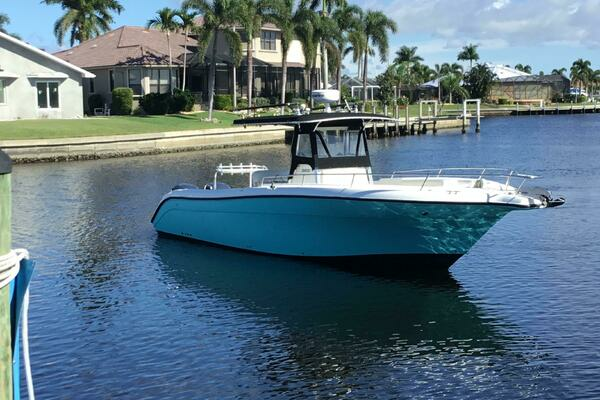 Photo of the 2004 Century 3200 Center Console