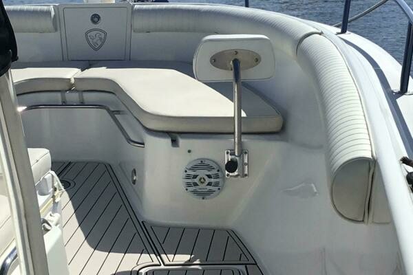 Photo of the 2004 Century 3200 Center Console