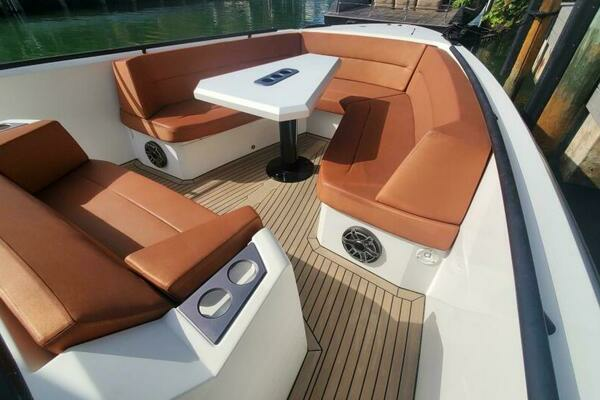 Photo of the 2021 Vanquish VQ40 "SMART"