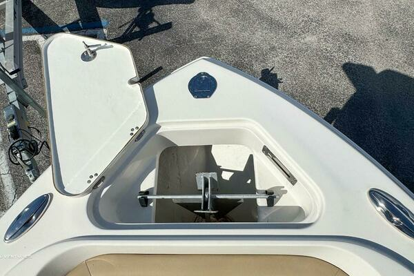 Photo of the 2019 Sailfish 220 CC