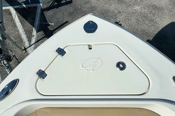 Photo of the 2019 Sailfish 220 CC