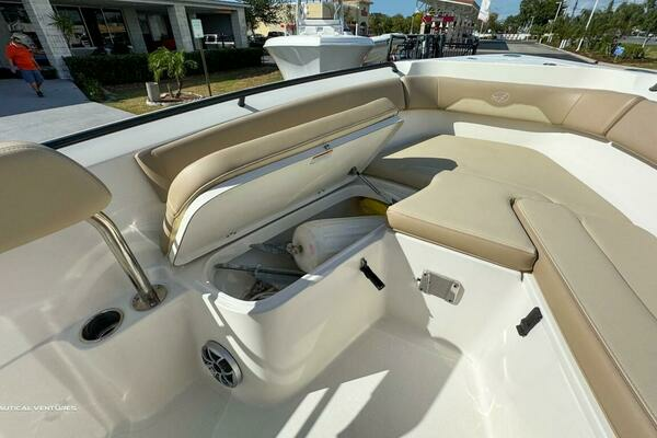 Photo of the 2019 Sailfish 220 CC