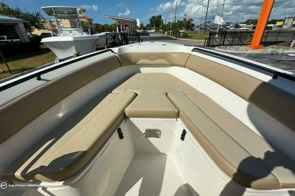 Photo of the 2019 Sailfish 220 CC