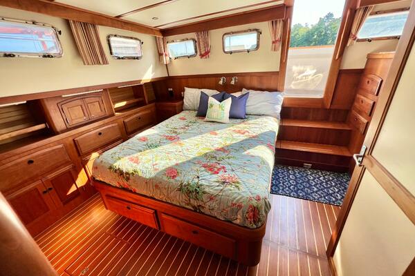 Photo of the 2001 Sabre Sabreline 47 "SWAMP FOX"