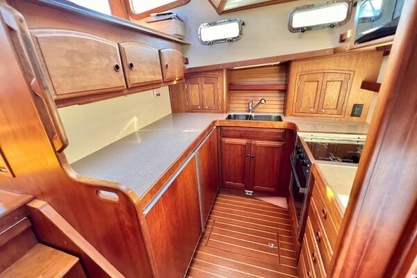 SWAMP FOX 47ft Sabre Yacht For Sale