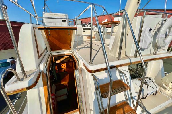SWAMP FOX 47ft Sabre Yacht For Sale