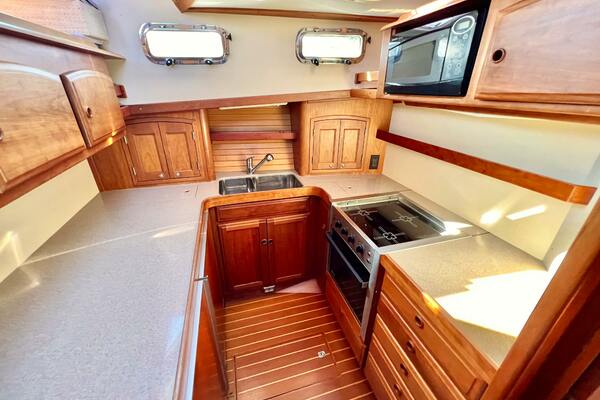 SWAMP FOX 47ft Sabre Yacht For Sale