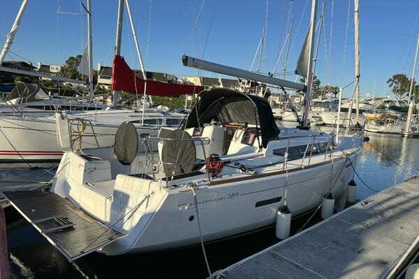 Photo of the 2020 Jeanneau 389 "Deep Blue"