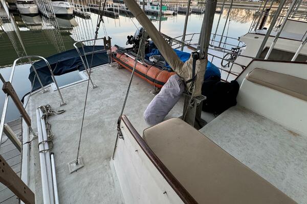 9 Kadey Krogen 42 Flybridge Facing Aft