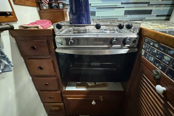 33 Kadey Krogen 42 Propane Stove