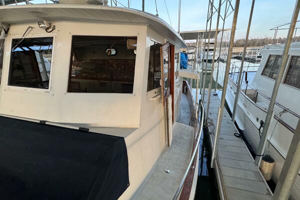 15 Kadey Krogen 42 Starboard Side