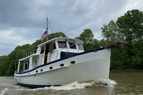 1 Kadey Krogen 42 Underway