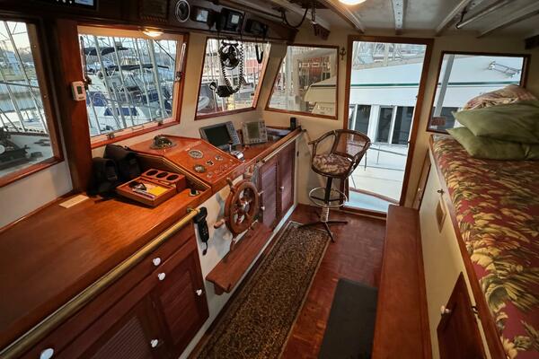 35 Kadey Krogen 42 Pilot House