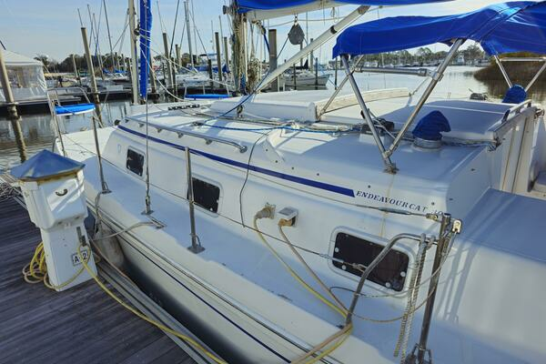 Photo of the 1992 Endeavour Catamaran 30 "Wind Song"