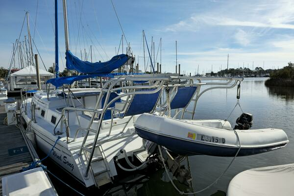 Photo of the 1992 Endeavour Catamaran 30 "Wind Song"