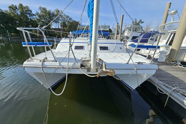 Photo of the 1992 Endeavour Catamaran 30 "Wind Song"
