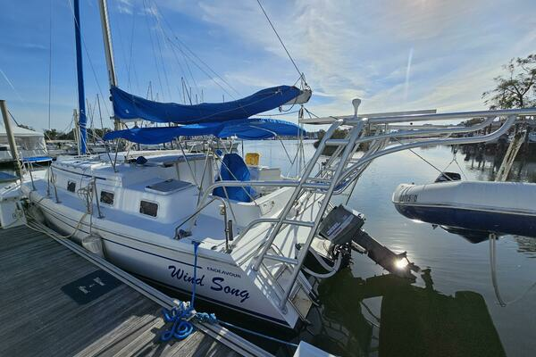 Photo of the 1992 Endeavour Catamaran 30 "Wind Song"