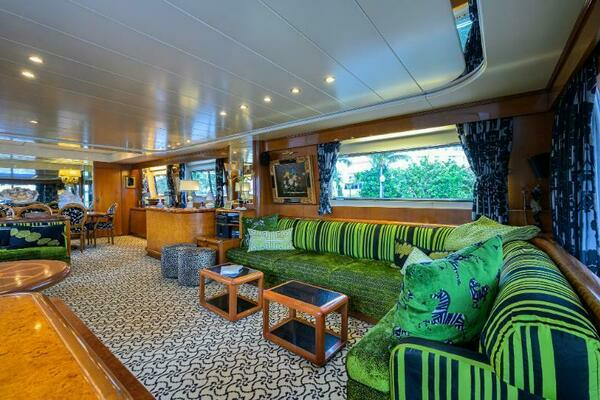 Photo of the 1992 Versilcraft Super Challenger 92 "CIPANGO"