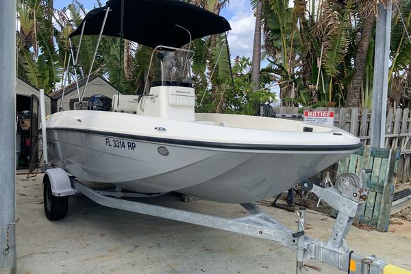 18ft Bayliner Yacht For Sale