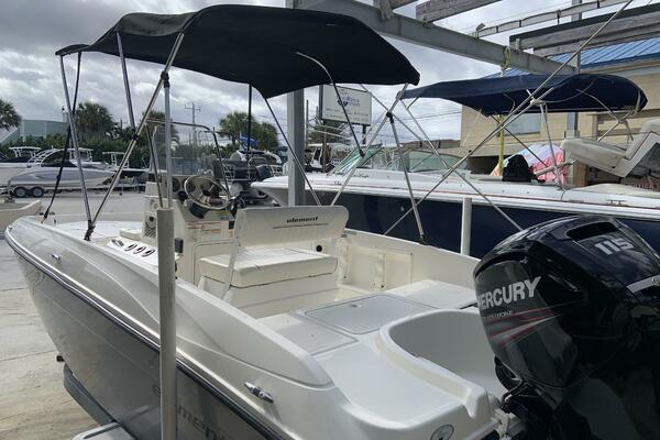 18ft Bayliner Yacht For Sale