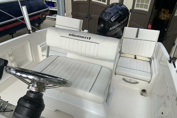 18ft Bayliner Yacht For Sale
