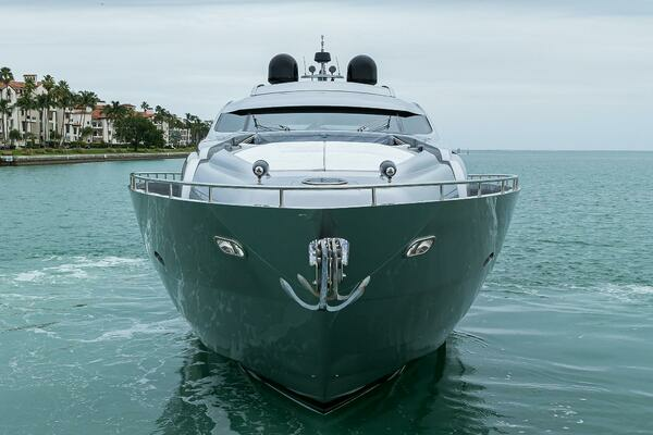 Photo of the 2009 Pershing 90 Express "Miura"
