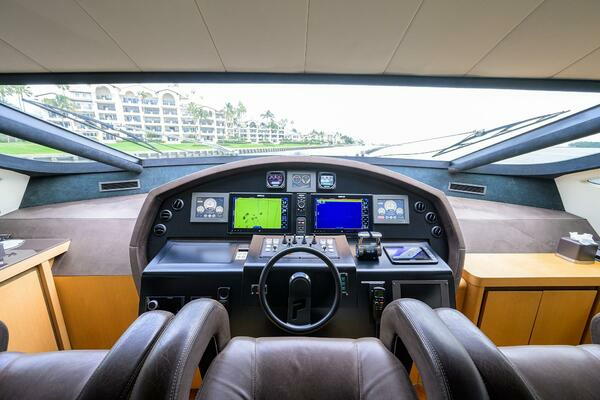2009 Pershing 90