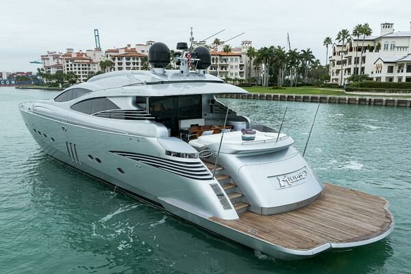 2009 Pershing 90
