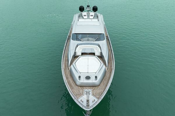 Photo of the 2009 Pershing 90 Express "Miura"