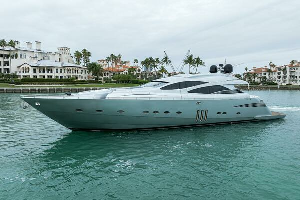 Photo of the 2009 Pershing 90 Express "Miura"