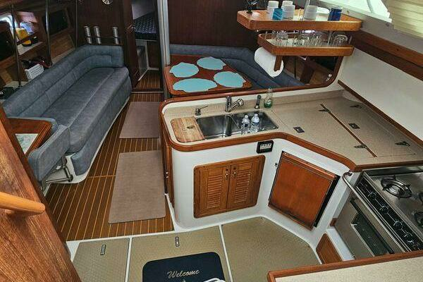 Photo of the 1995 Catalina 400 "Spray"