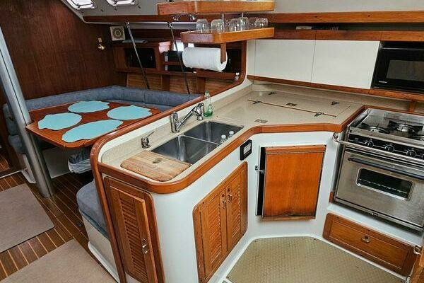 Photo of the 1995 Catalina 400 "Spray"