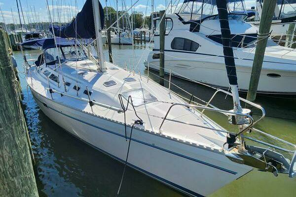 Photo of the 1995 Catalina 400 "Spray"