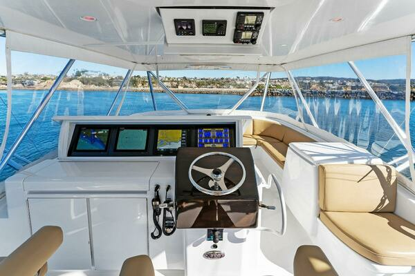 2007 Hatteras 64