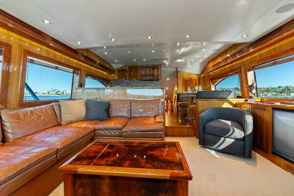 2007 Hatteras 64