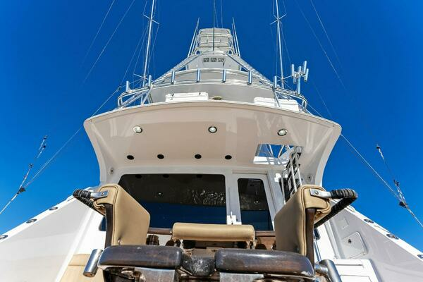 2007 Hatteras 64
