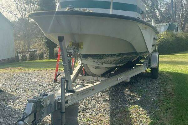 Photo of the 1990 Boston Whaler Frontier