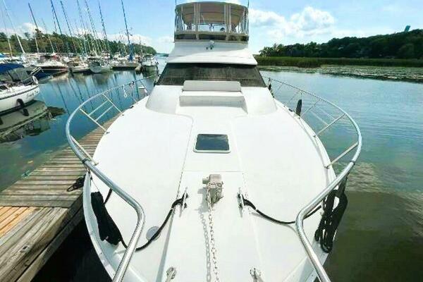 END RESORT 46ft Silverton Yacht For Sale